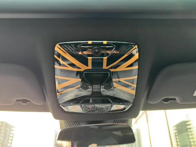 MINI 2025 2.0T COOPER S 5-Door Artist Edition — миниатюра 10