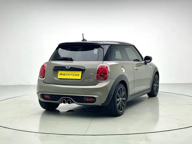 MINI 2019 2.0T COOPER S Classic — миниатюра 7