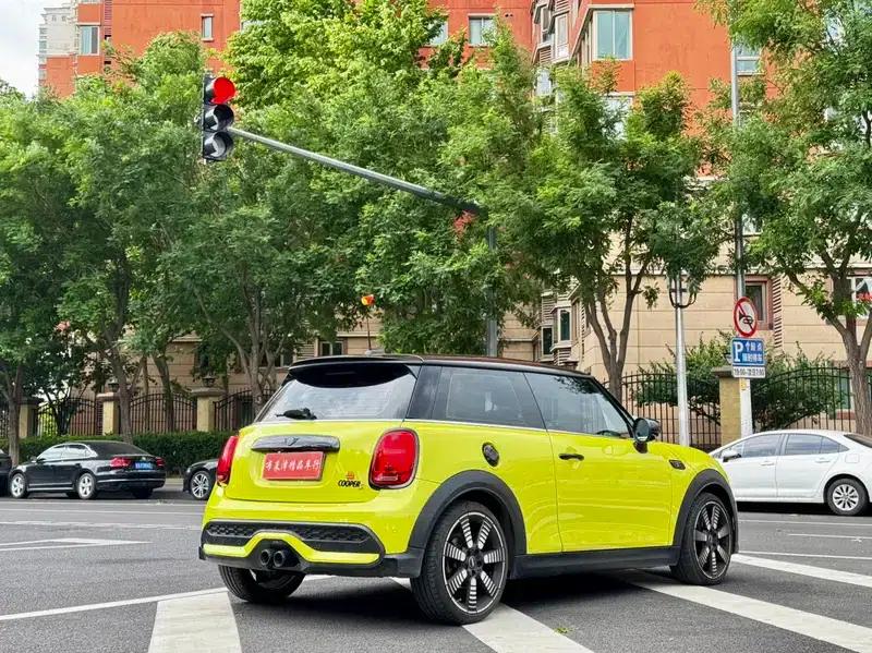MINI 2023 Facelift 2.0T COOPER S Artist — миниатюра 7