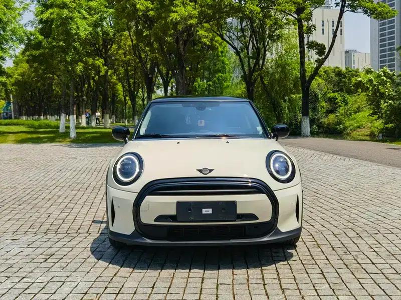 MINI 2023 1.5T COOPER Artist — миниатюра 2