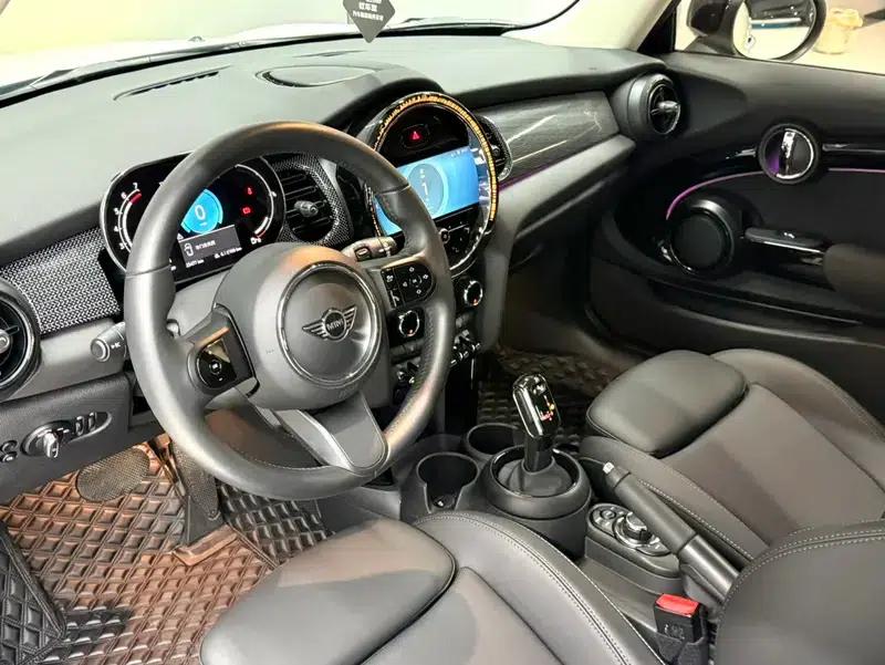 MINI 2022 1.5T COOPER Classic — миниатюра 10