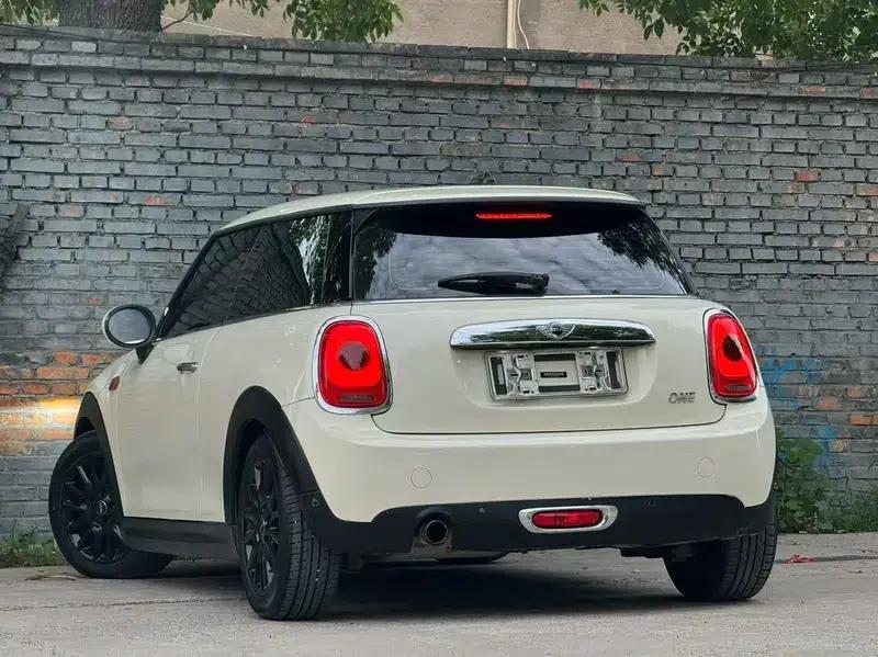 MINI 2016 1.2T ONE Pioneer — миниатюра 3