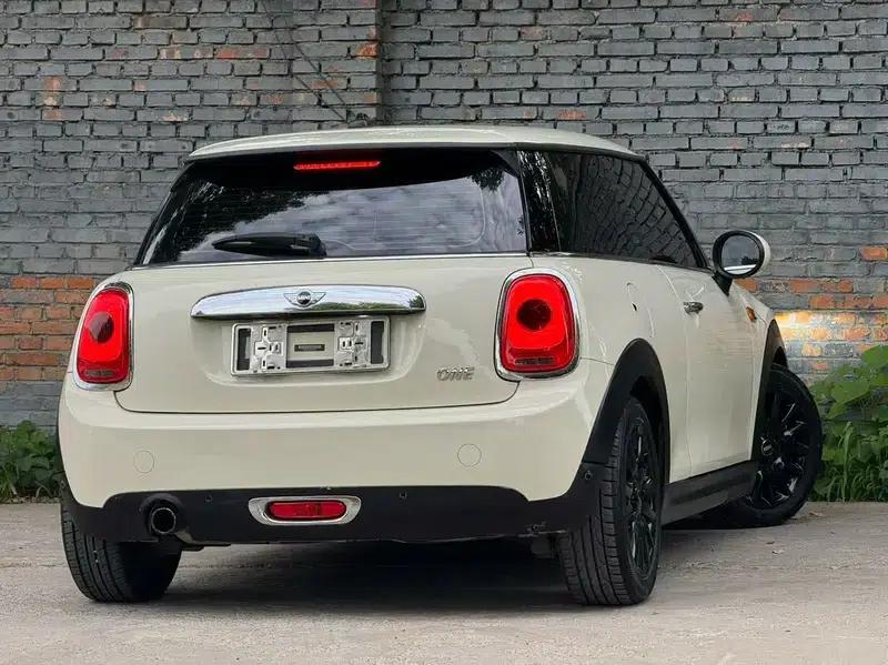 MINI 2016 1.2T ONE Pioneer — миниатюра 5