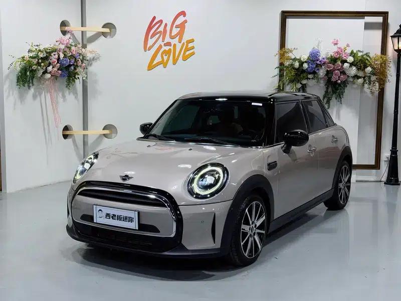 MINI 2022 Facelift 1.5T COOPER Artist 5-Door Edition — миниатюра 1