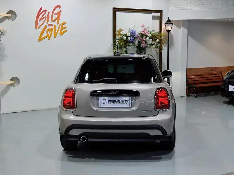 MINI 2022 Facelift 1.5T COOPER Artist 5-Door Edition — миниатюра 4