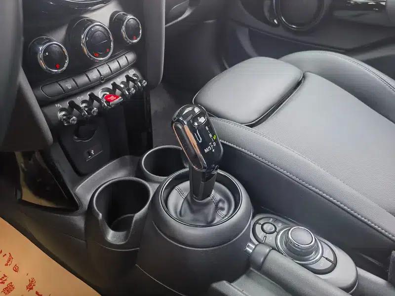 2022 MINI 1.5T COOPER Classic 5-Door — миниатюра 11