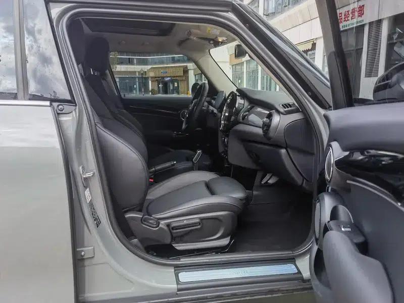 2022 MINI 1.5T COOPER Classic 5-Door — миниатюра 17