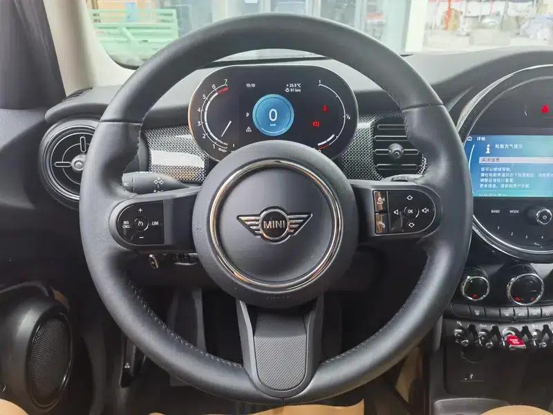 2022 MINI 1.5T COOPER Classic 5-Door — миниатюра 10