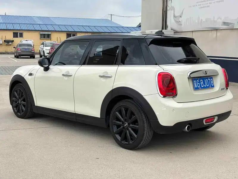 2016 MINI 1.5T COOPER Avant-garde 5-Door Edition — миниатюра 4