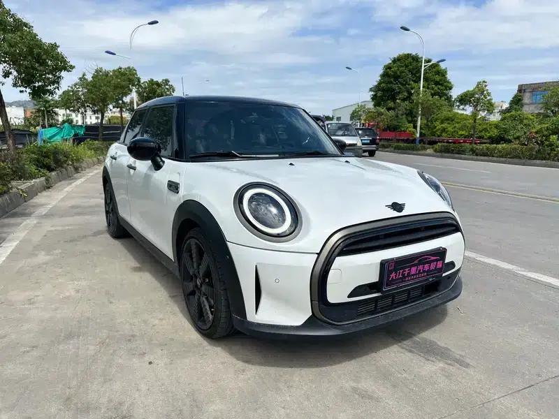 2023 MINI 1.5T COOPER King's Cross Edition (5-door version) — миниатюра 3