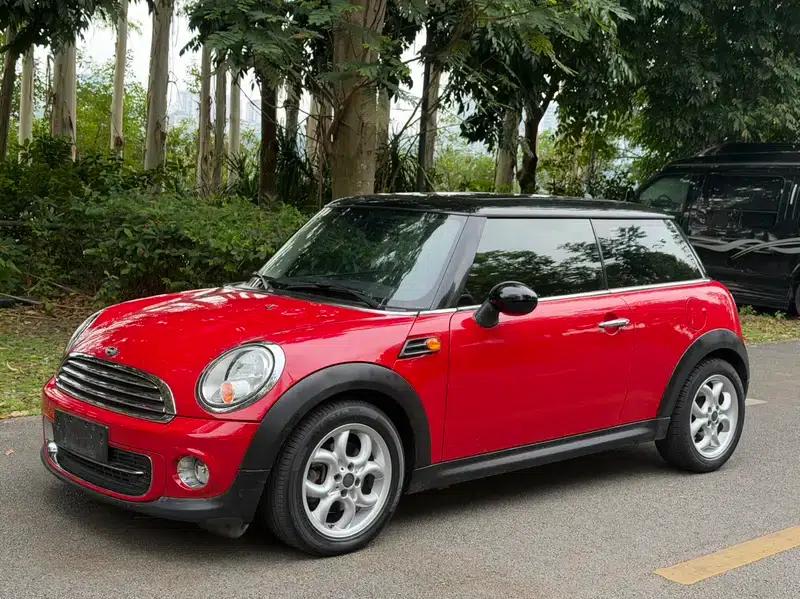 2011 MINI 1.6L COOPER Fun — миниатюра 1