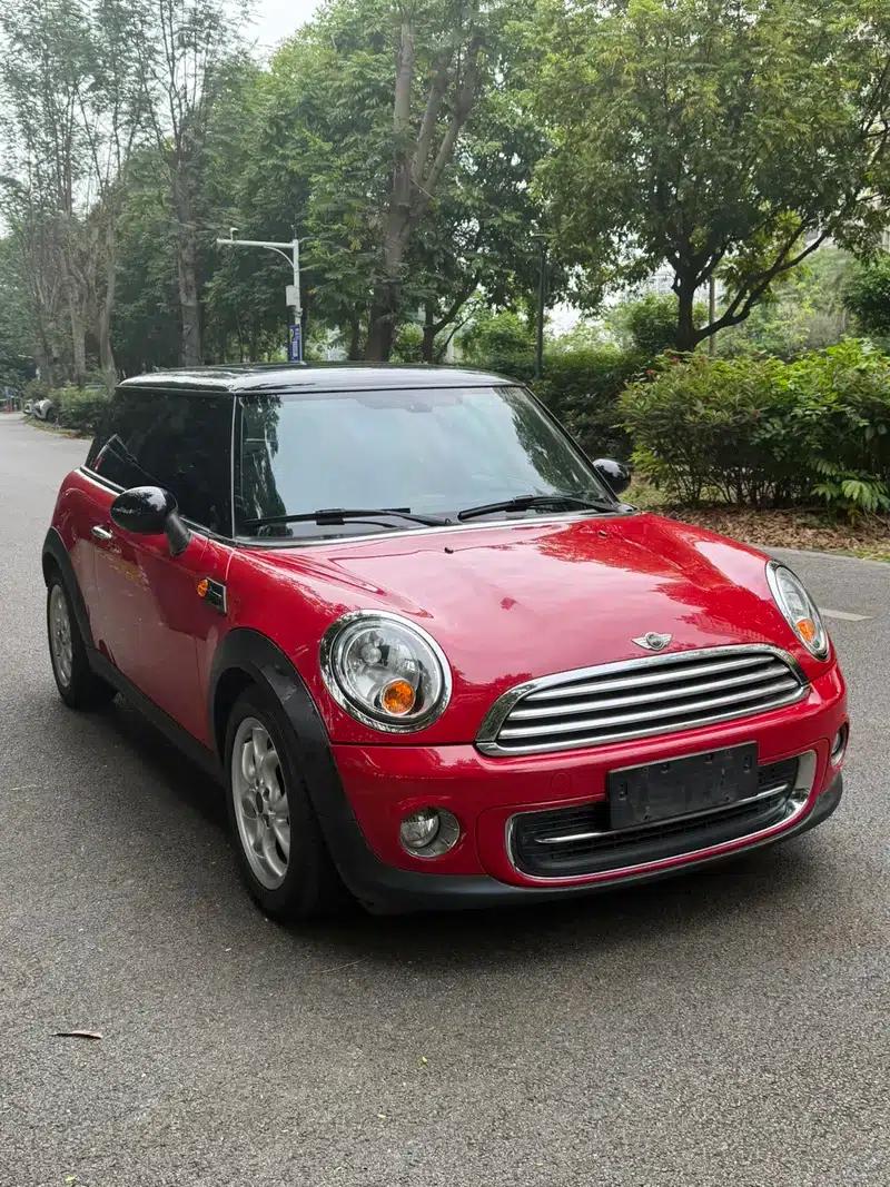 2011 MINI 1.6L COOPER Fun — миниатюра 2