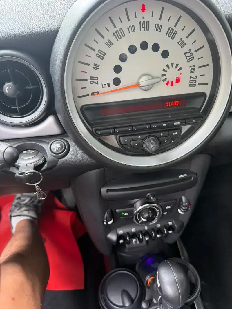 2011 MINI 1.6L COOPER Fun — миниатюра 15