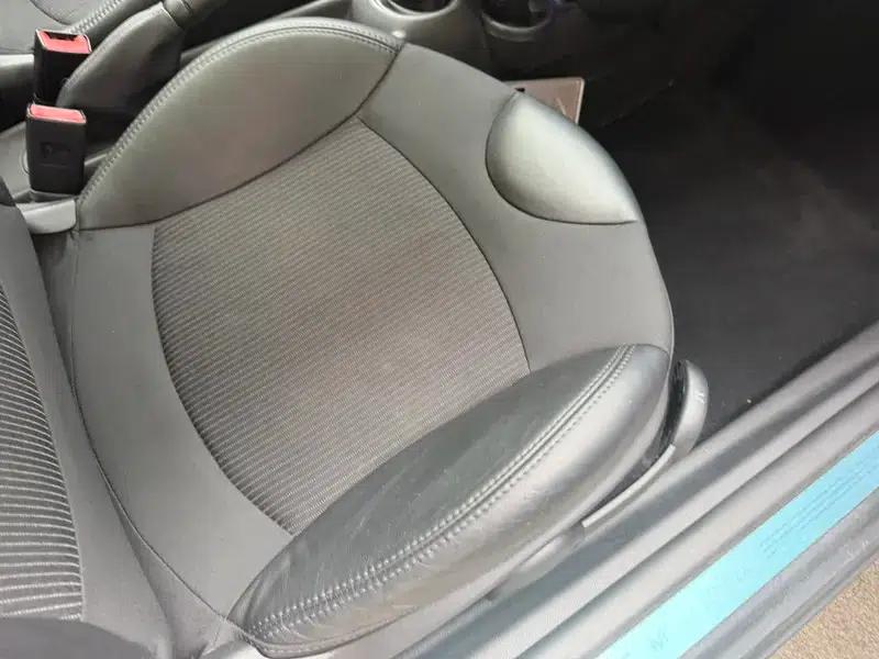 2011 MINI 1.6L COOPER Fun — миниатюра 16
