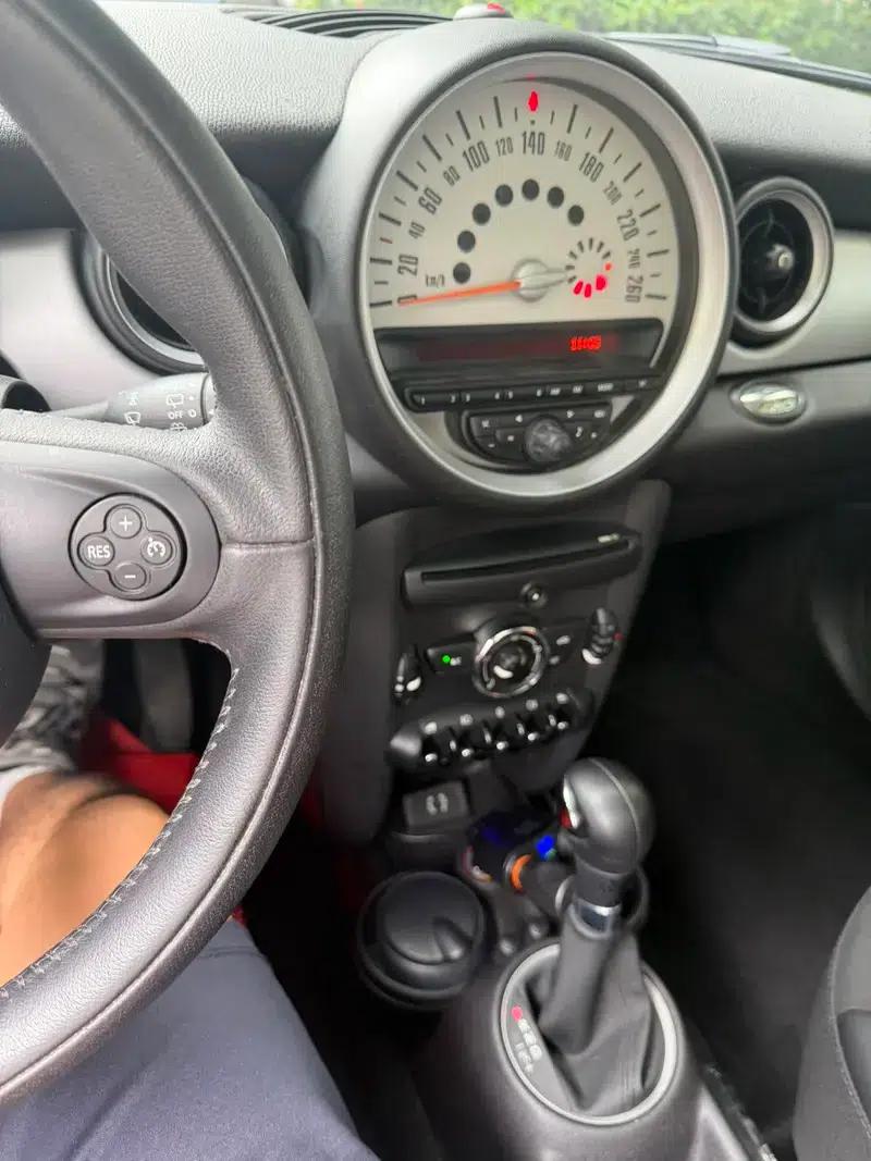 2011 MINI 1.6L COOPER Fun — миниатюра 18