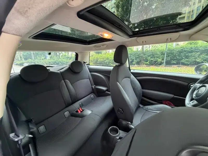 2011 MINI 1.6L COOPER Fun — миниатюра 24