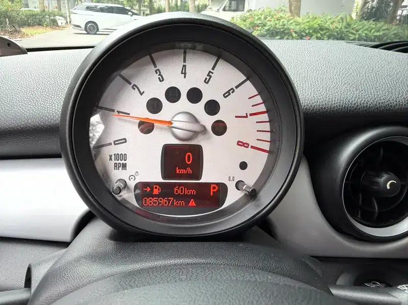 2011 MINI 1.6L COOPER Fun — миниатюра 26