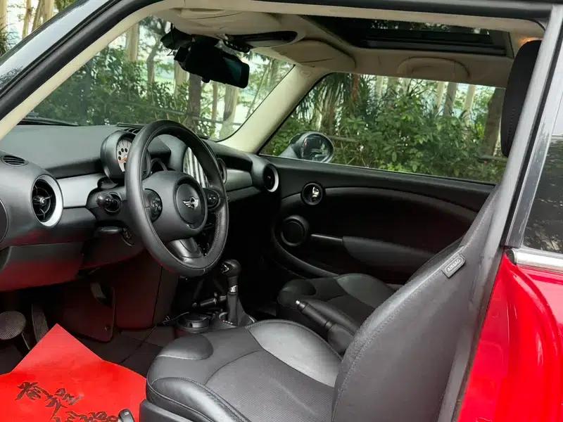 2011 MINI 1.6L COOPER Fun — миниатюра 30