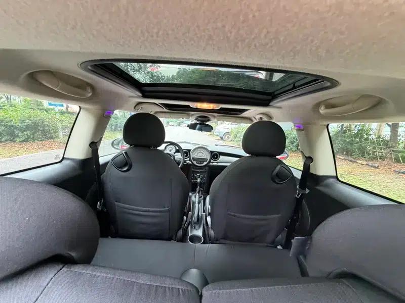 2011 MINI 1.6L COOPER Fun — миниатюра 31