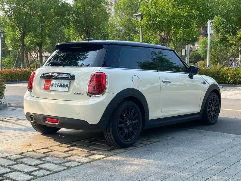MINI 2020 1.5T COOPER Classic — миниатюра 6