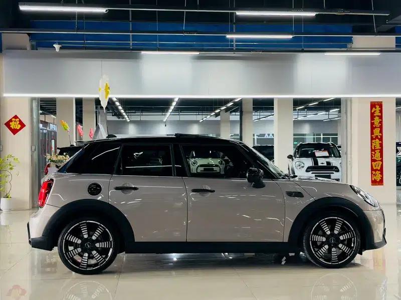 MINI 2023 2.0T COOPER S Artist 5-Door Edition — миниатюра 5