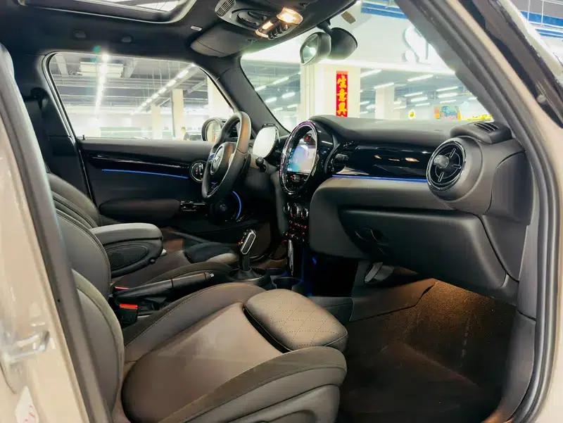 MINI 2023 2.0T COOPER S Artist 5-Door Edition — миниатюра 8