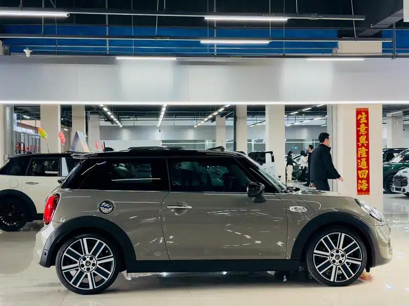 MINI 2019 2.0T COOPER S Artist — миниатюра 5