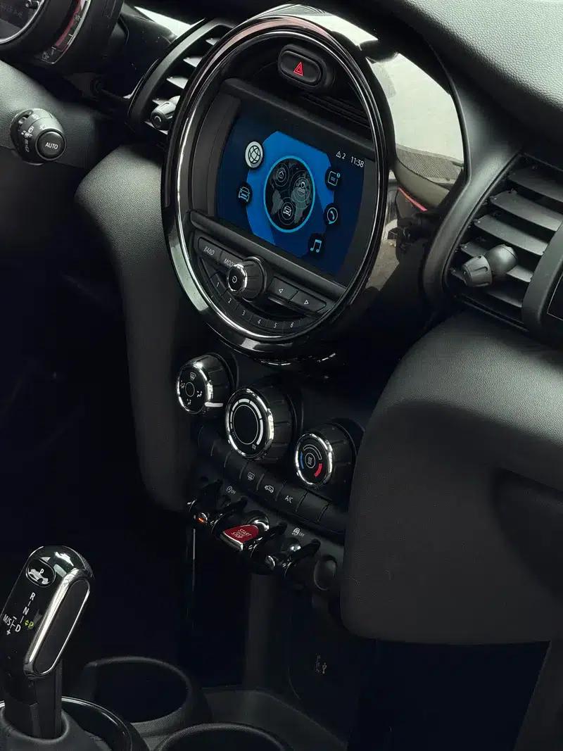 2019 MINI 1.5T ONE PLUS 5-Door Version — миниатюра 11
