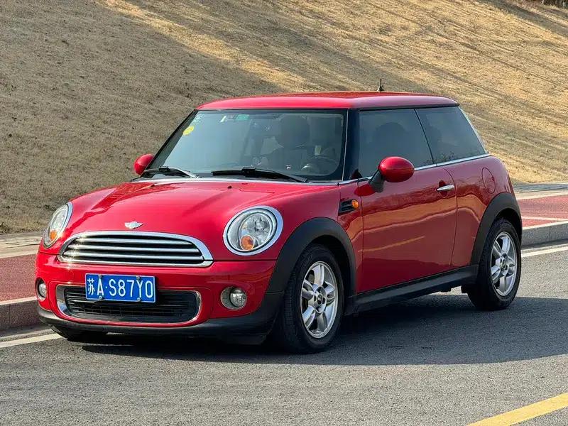 MINI 2013 1.6L ONE Limited Edition - First Model — миниатюра 1