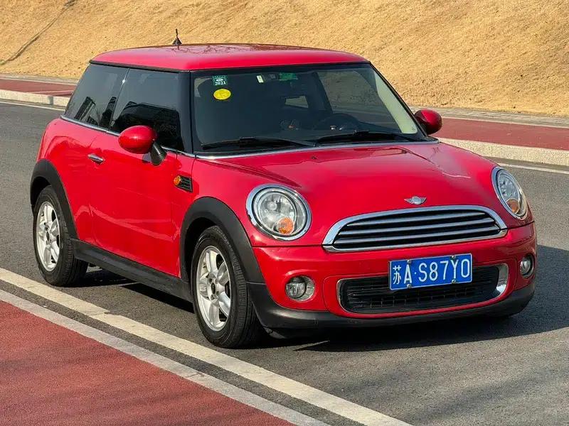 MINI 2013 1.6L ONE Limited Edition - First Model — миниатюра 3