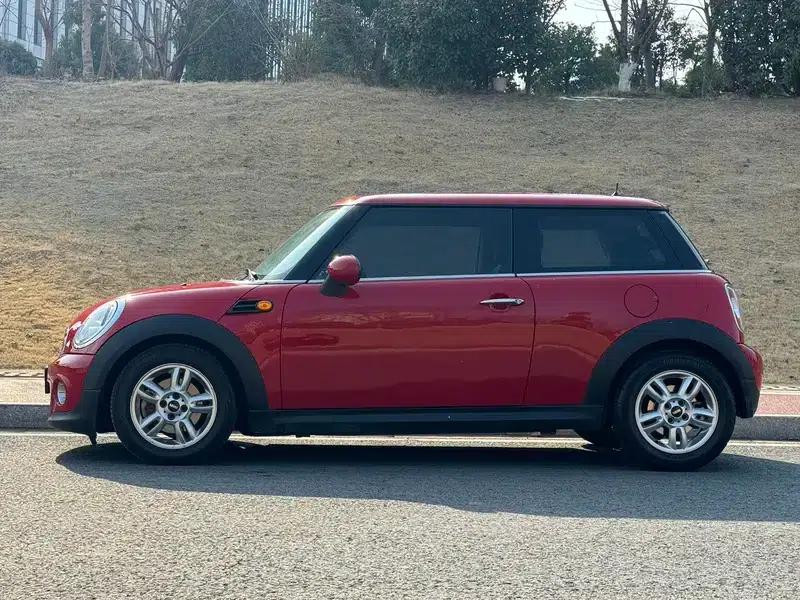 MINI 2013 1.6L ONE Limited Edition - First Model — миниатюра 4