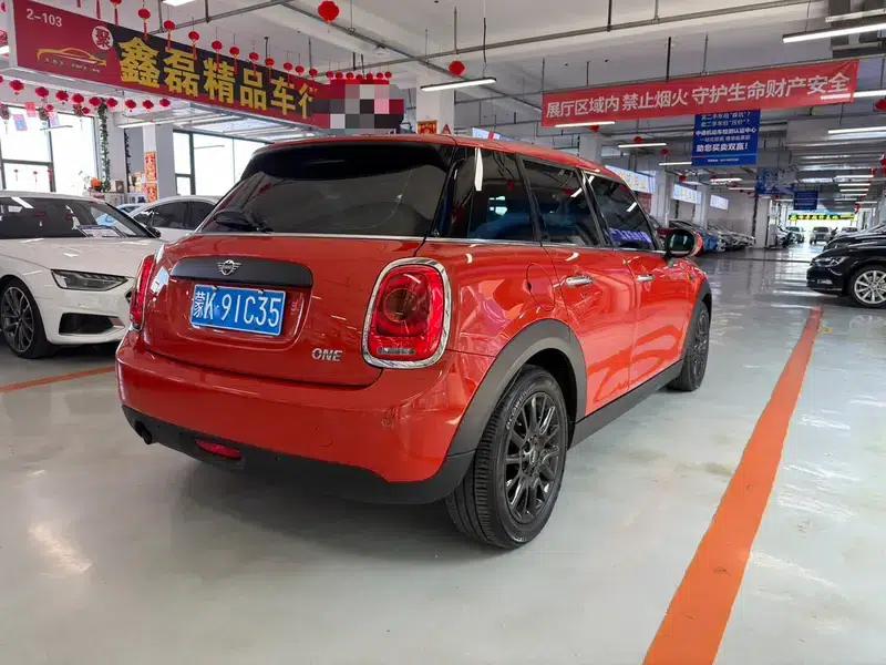 2018 MINI 1.5T ONE PLUS 5-Door — миниатюра 6