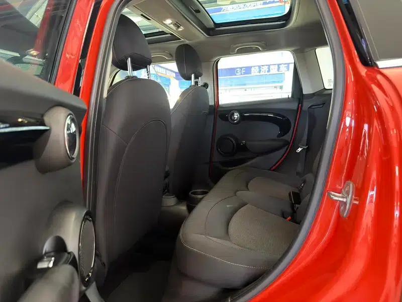 2018 MINI 1.5T ONE PLUS 5-Door — миниатюра 9