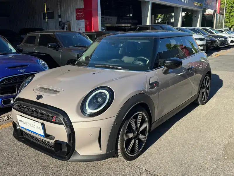 MINI 2022 2.0T COOPER S Artist — миниатюра 1