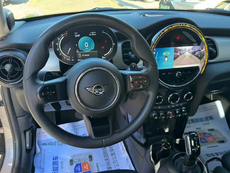 MINI 2022 2.0T COOPER S Artist — миниатюра 17