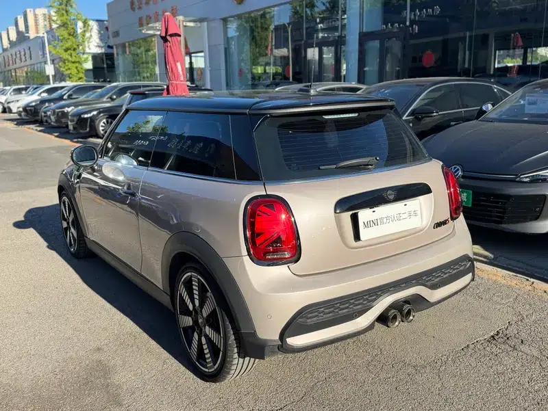 MINI 2022 2.0T COOPER S Artist — миниатюра 4