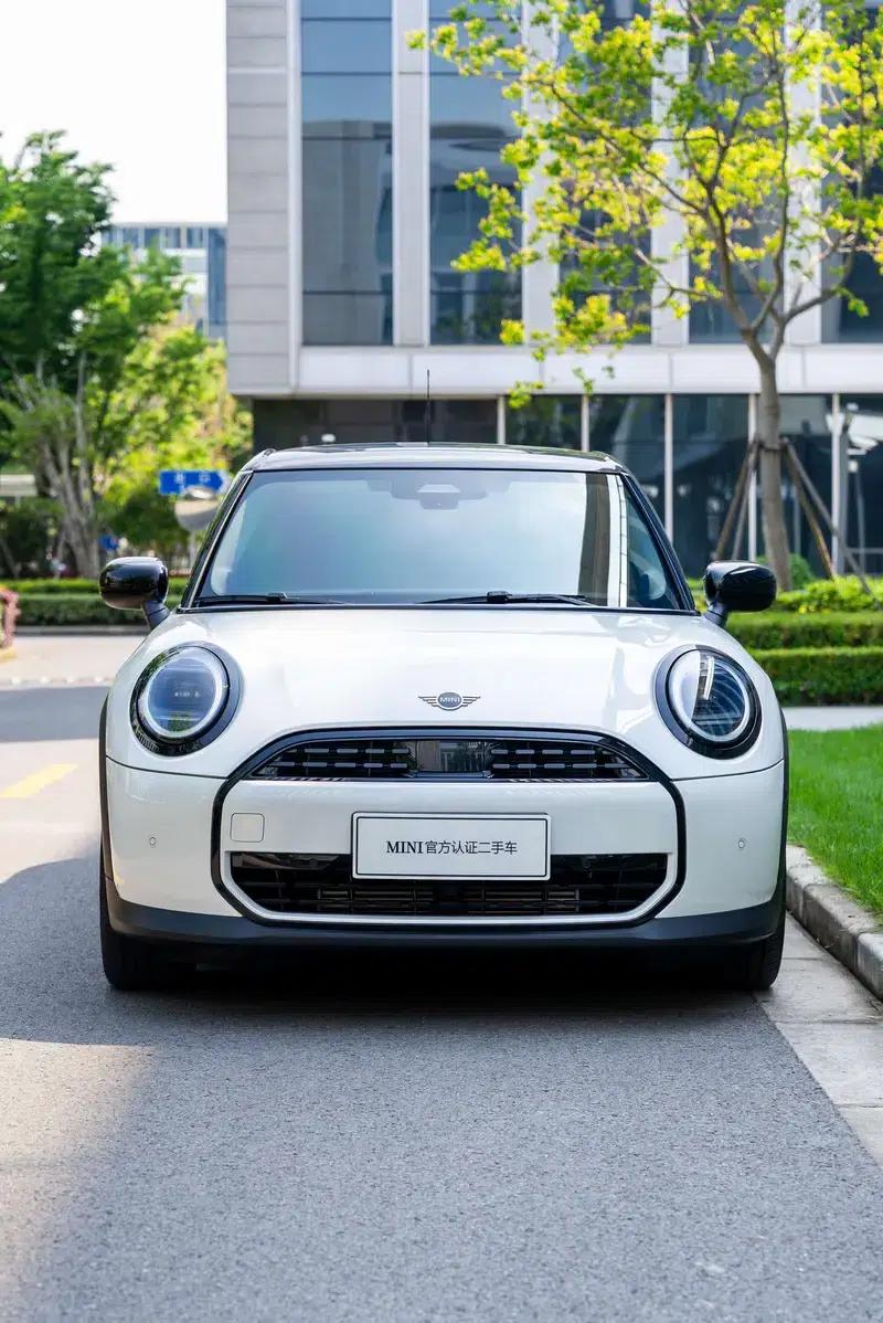 MINI 2025 1.5T COOPER 5-Door Classic — миниатюра 2