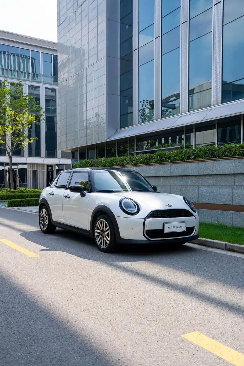 MINI 2025 1.5T COOPER 5-Door Classic — миниатюра 17