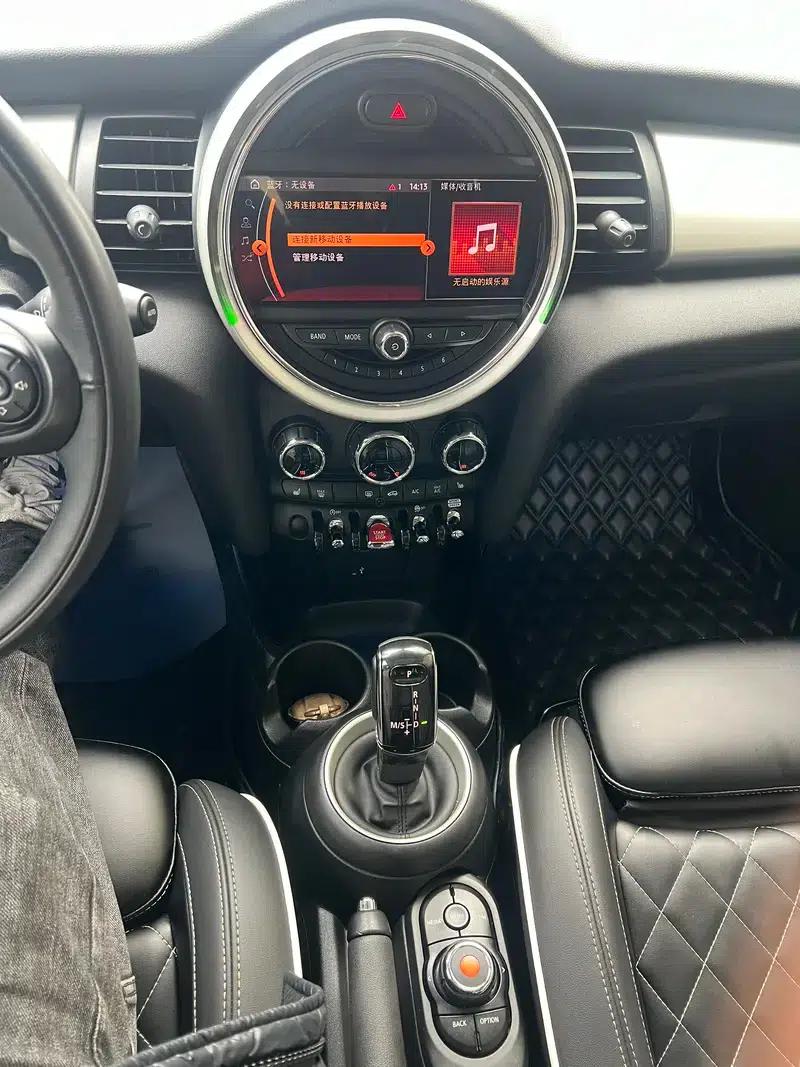 2019 MINI 1.5T COOPER Classic — миниатюра 10