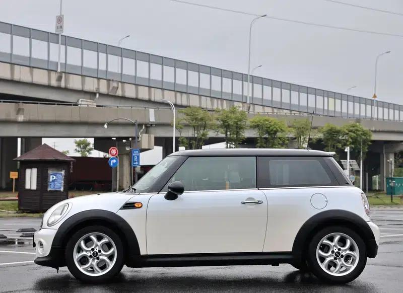 MINI 2012 1.6L COOPER Baker Street — миниатюра 4