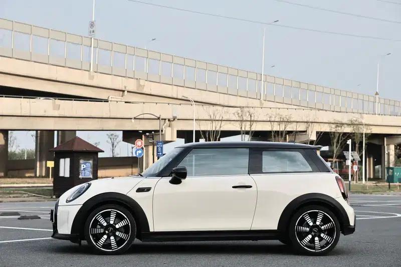 MINI 2022 Facelift 2.0T COOPER S Artist — миниатюра 3
