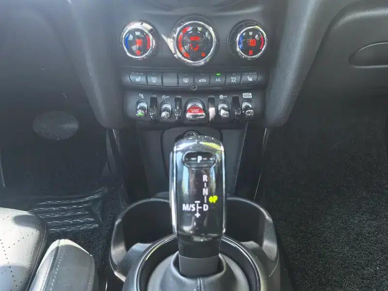 MINI 2019 1.5T COOPER Artist 5-Door Edition — миниатюра 12