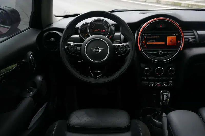 MINI 2020 1.5T COOPER Artist — миниатюра 29