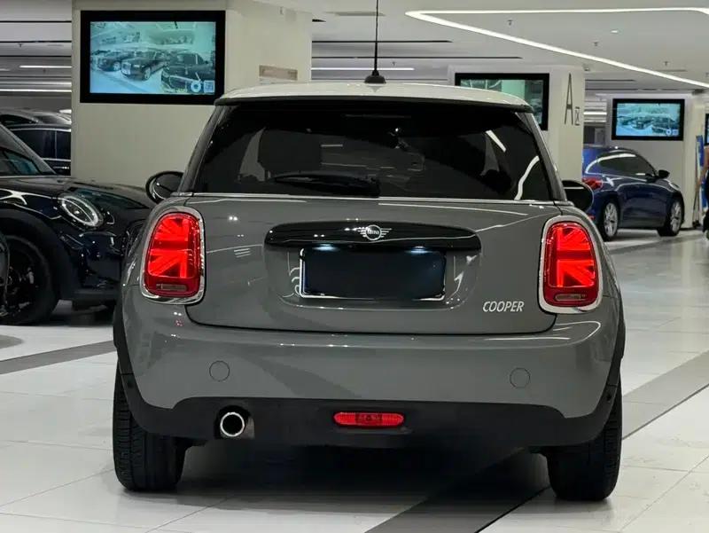 MINI 2021 1.5T COOPER Classic — миниатюра 6