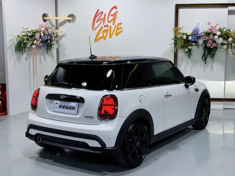 MINI 2023 Facelift 1.5T COOPER Artist — миниатюра 5