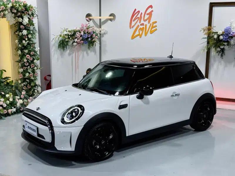 MINI 2023 Facelift 1.5T COOPER Artist — миниатюра 7