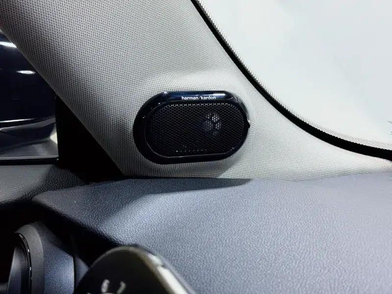 MINI 2023 Facelift 1.5T COOPER Artist — миниатюра 8