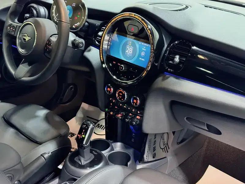 MINI 2023 Facelift 1.5T COOPER Artist — миниатюра 9