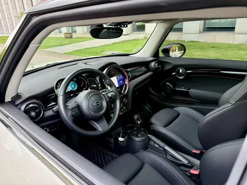 MINI 2022 1.5T COOPER Classic — миниатюра 8