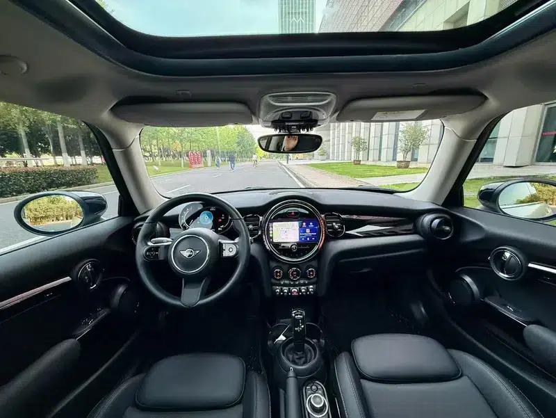 MINI 2022 1.5T COOPER Classic — миниатюра 9